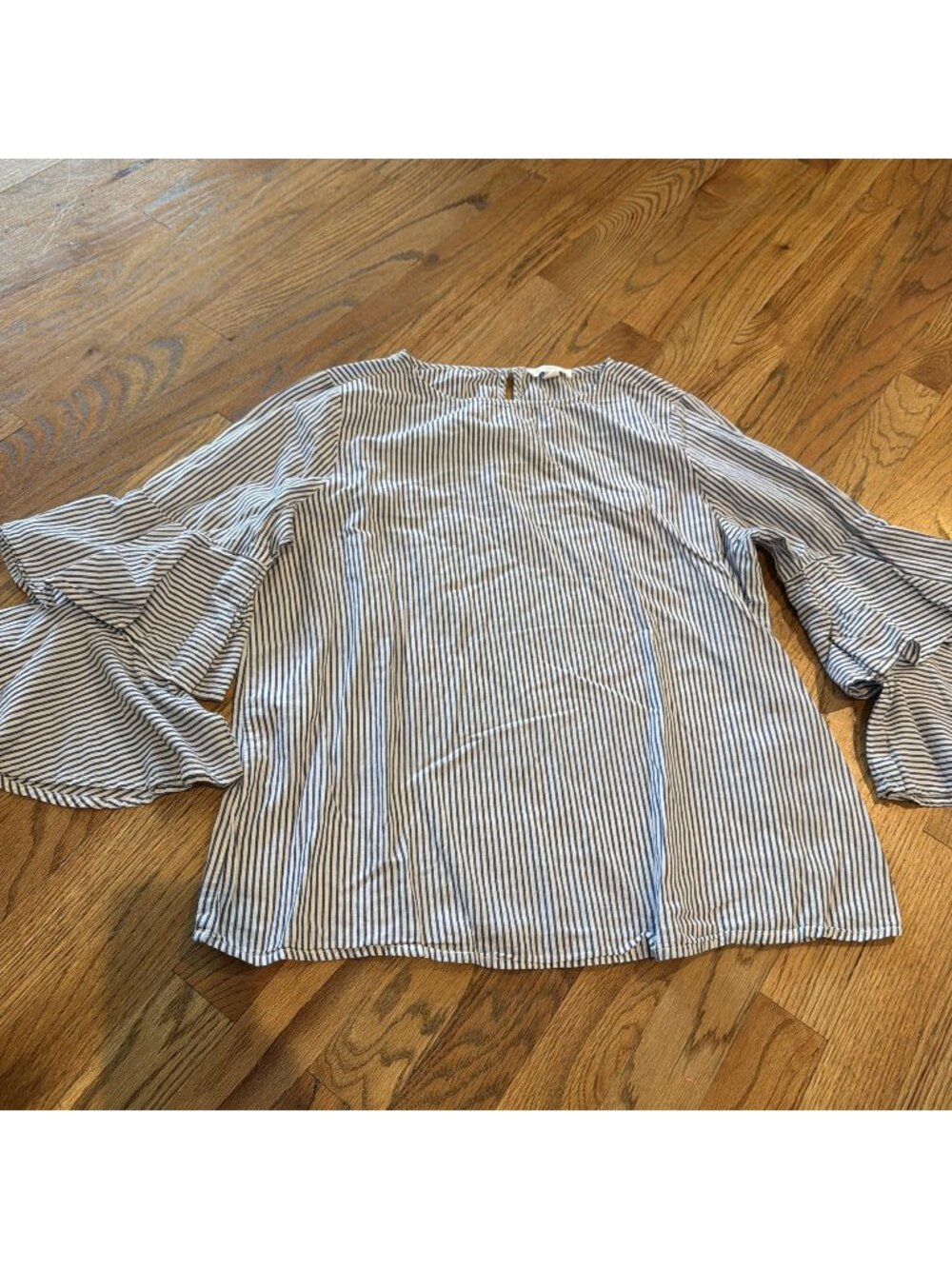 BEACH LUNCH LOUNGE WOMENS LARGE BLUE WHITE STRIPED SHIRT
